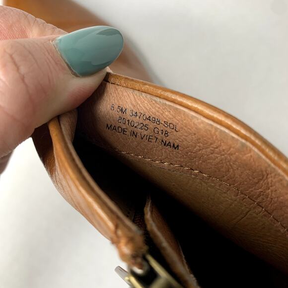 Frye Lila model in saddle tan caramel western bootie pointy toe women's size 6.5 - Picture 9 of 9